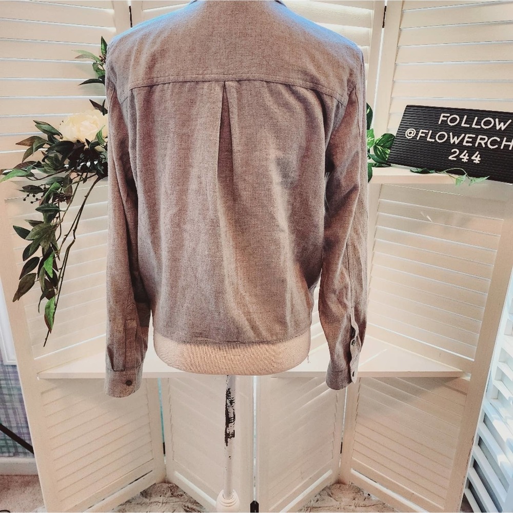 Madewell Gray Large Soft Button Down - image 4